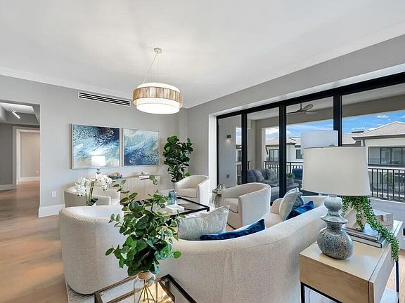 5th image of 1130 3rd Ave S #512