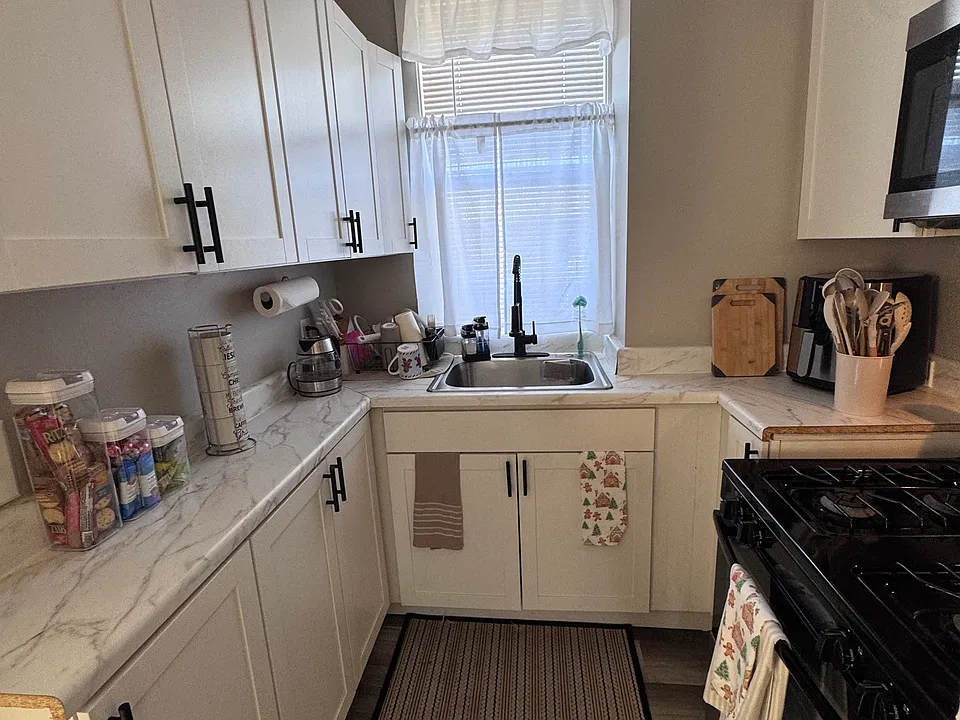 17 Margin St #2