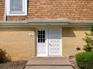 761 Garfield Ave APT C, Libertyville, IL 60048