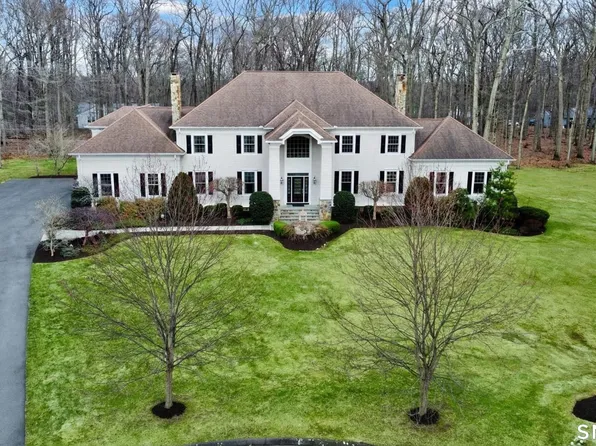 23 Aldo Drive, Woodbridge, CT 06525