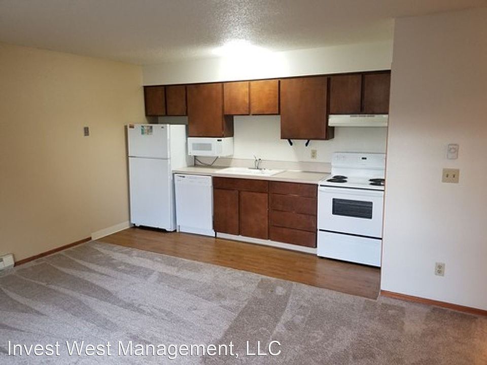 2nd image of 1701 E Reserve St #13