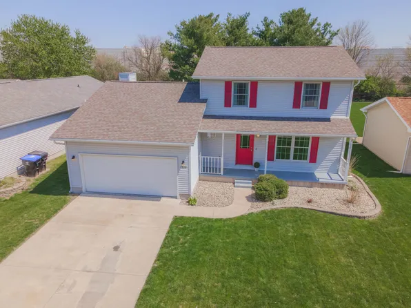 2820 Rutherford Dr, Bloomington, IL 61705