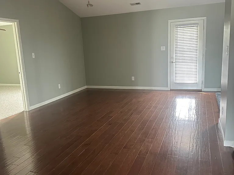120 Cornerstone Ln — Photo 4
