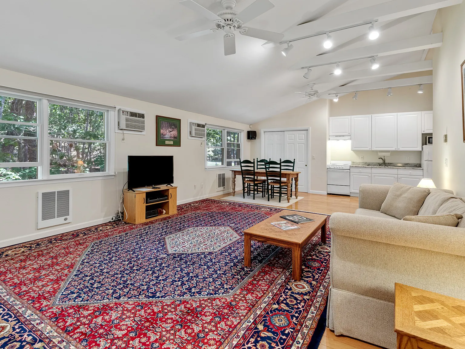 Private Watermill Apartment - Winter Rental — Photo 1