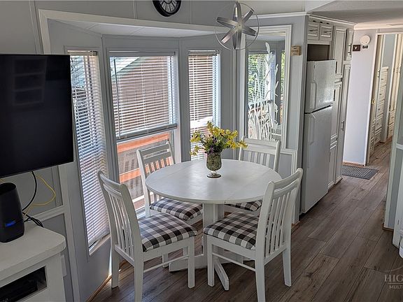 3rd image of 20 Twintree Lane
