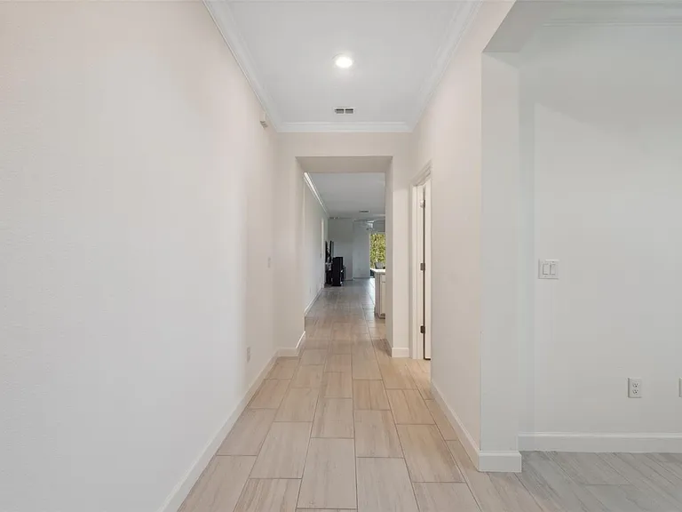 16787 Shell Bay Dr — Photo 4