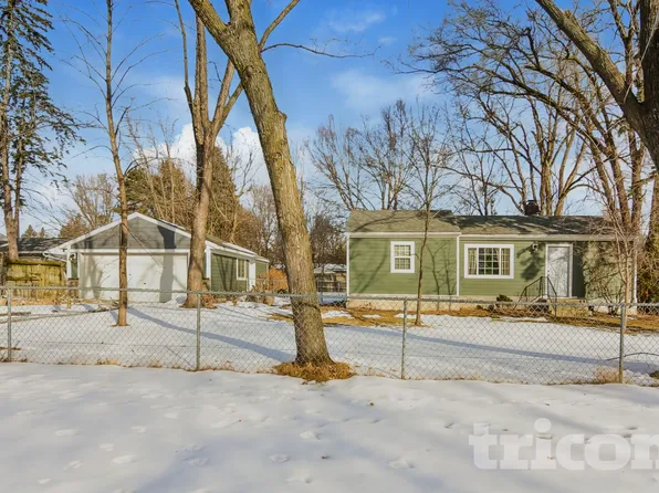 881 High St, Newport, MN 55055