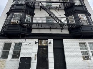 148 Palm St #3-R, Newark, NJ 07106