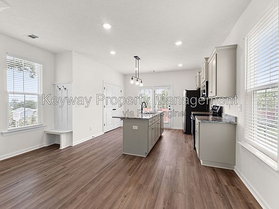 5th image of 1144 Carolina Ave