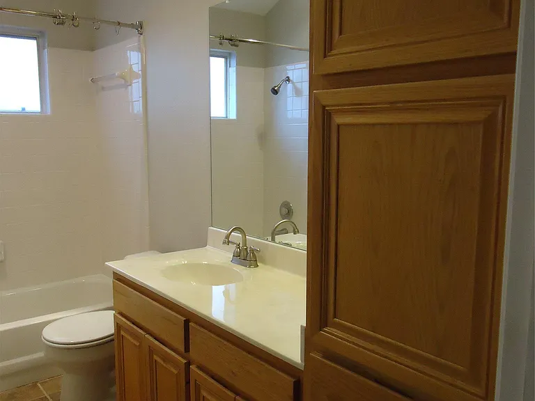 1404 Peachtree Valley Dr — Photo 10