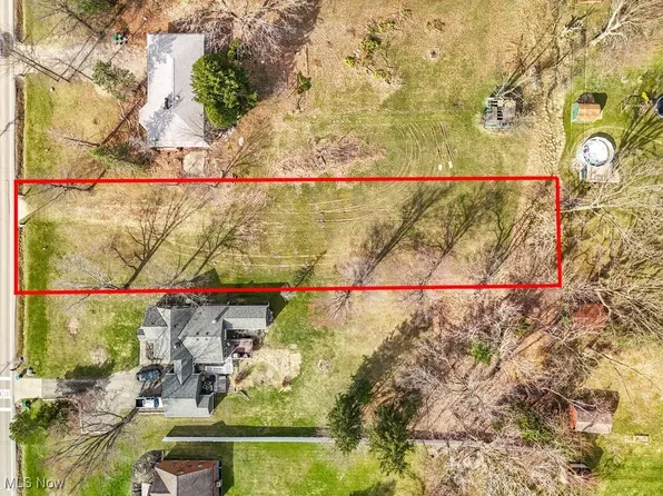 1689 Hillside Rd, Seven Hills, OH 44131
