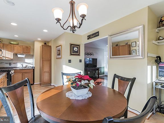 4th image of 4133 Hoffman Dr