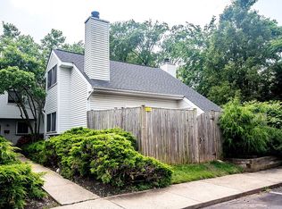 815 Locust St #1, Herndon, VA 20170