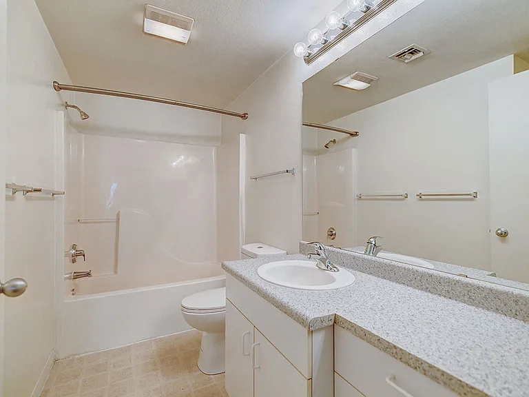 C.W. Moore Apartments — Photo 8