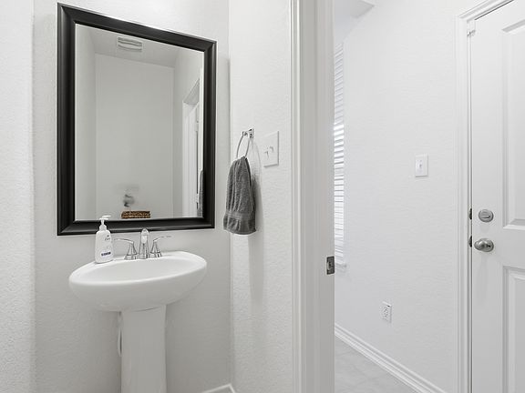 2nd image of 4742 Pico Pico St #1
