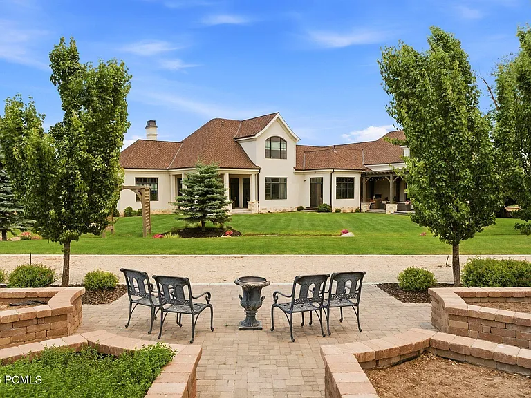 71 W Farm Springs Ln — Photo 89