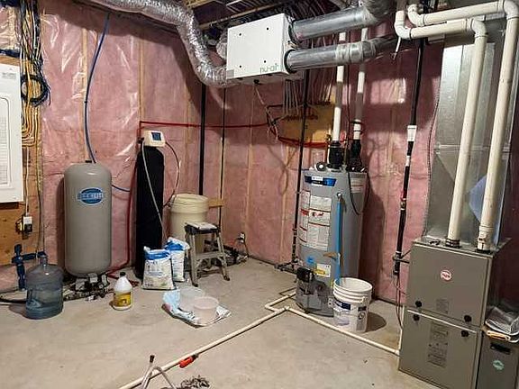 3rd image of 265 Range #693069