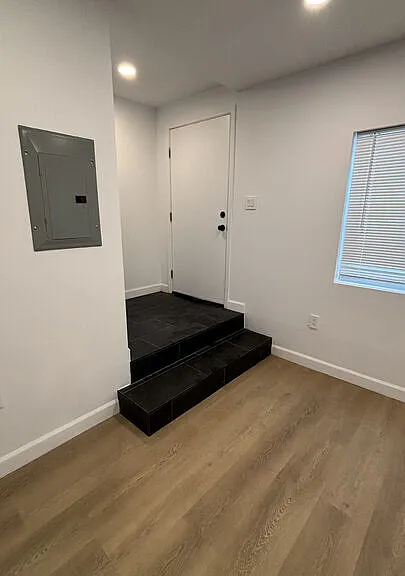 2280 S Barrington Ave #10 — Photo 12