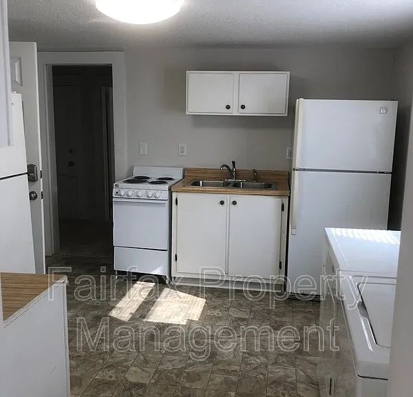 301 E Lawson St #C — Photo 5