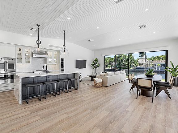 4th image of 2157 Coral Gardens Drive