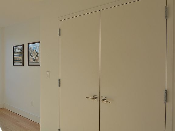 2nd image of 804 Lafayette Ave #3B
