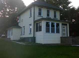 2710 Roosevelt St, Clinton, IA 52732