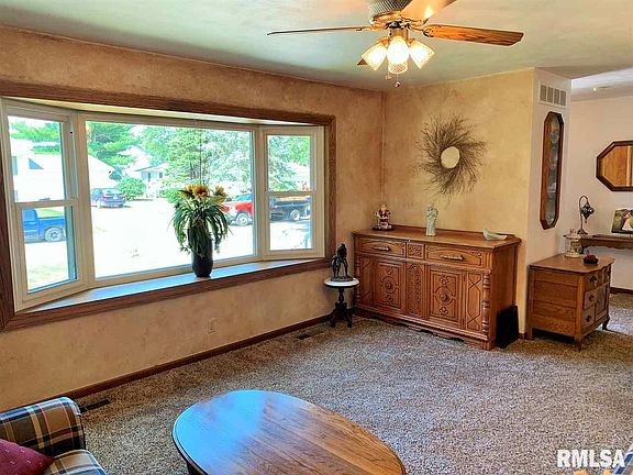 4th image of 1546 Redbud Ln