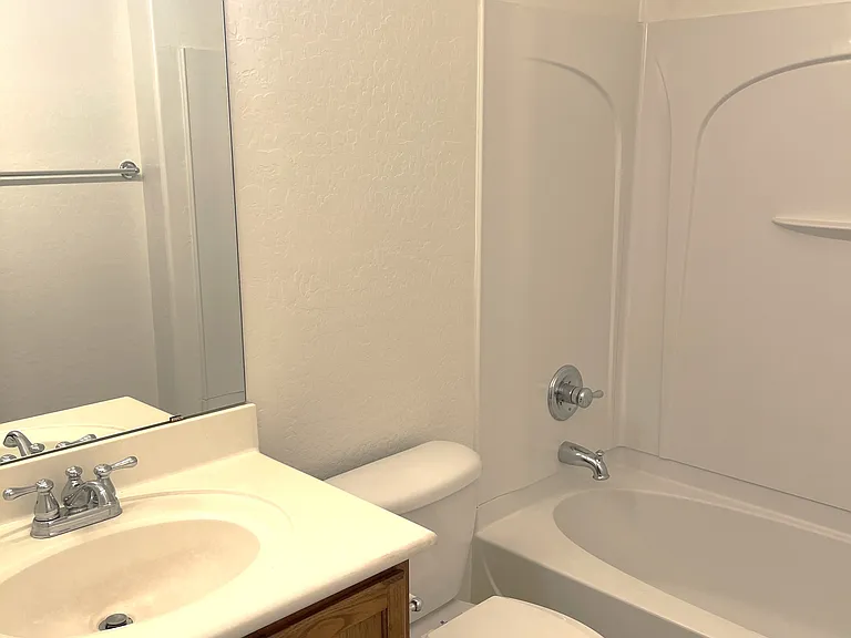 2244 E Huntington Dr — Photo 9