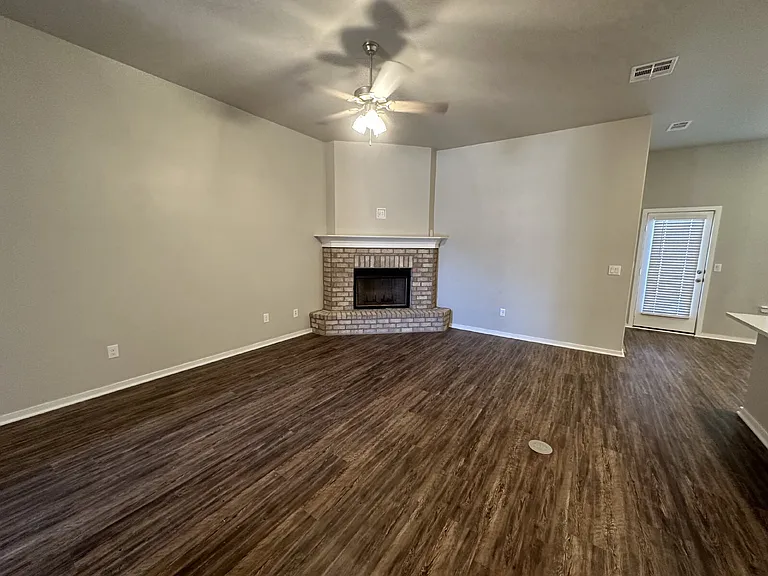 2909 Wausau Ave — Photo 3