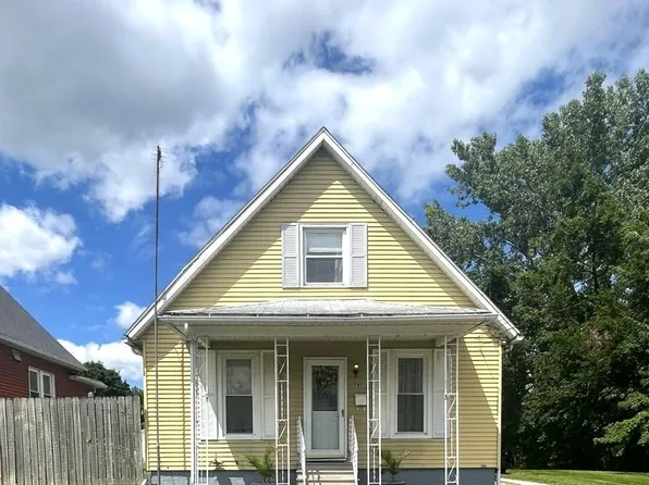 797 E Knox St, Galesburg, IL 61401