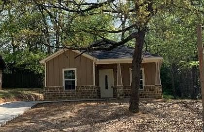 1st image of 2314 Maplewood Pl