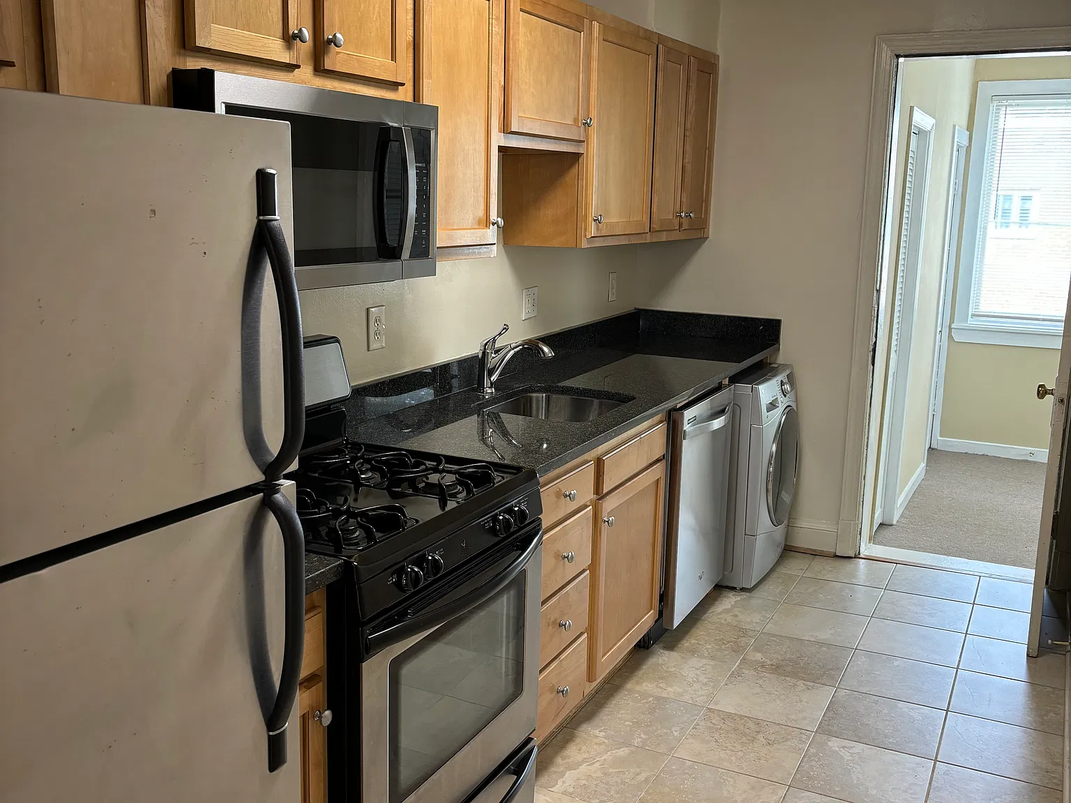 2 bed, 900 sqft, $2,295 — Photo 1