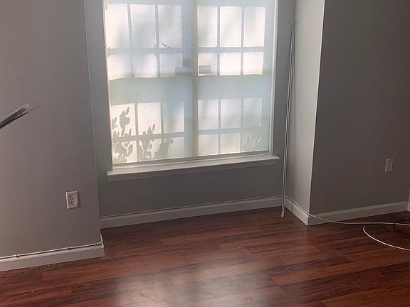 2nd image of 1522 Pin Oak Dr