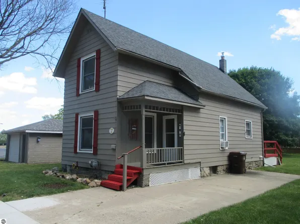 107 W Hall St, Shepherd, MI 48883