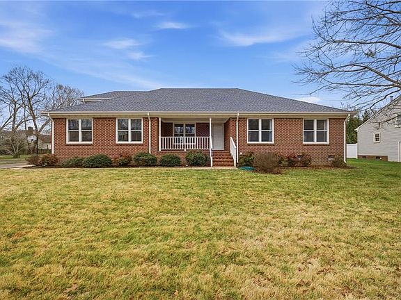 3rd image of 928 Fox Ridge Trl