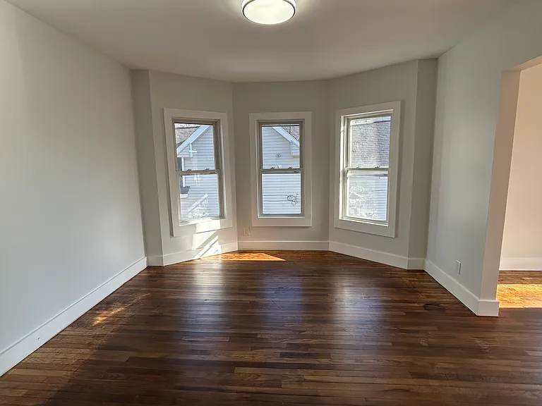 6 Holmes St #2 — Photo 1