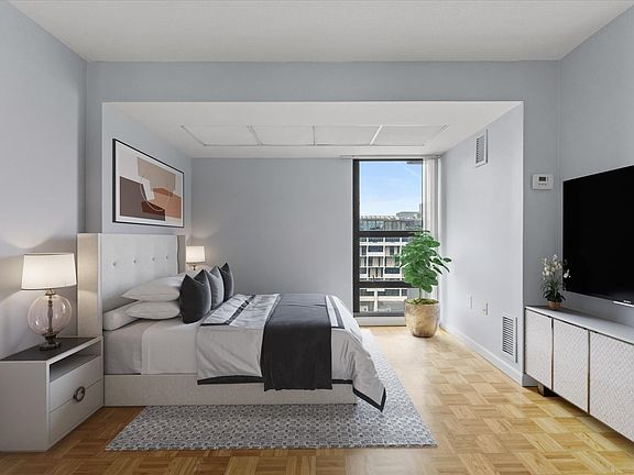 4th image of 566 Commonwealth Ave APT 703