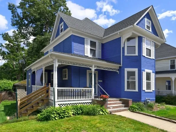 8 Boutelle St, Leominster, MA 01453
