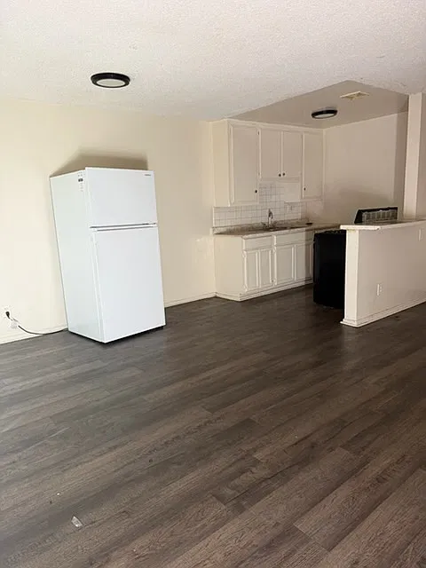 2 bed, $2,150 — Photo 2