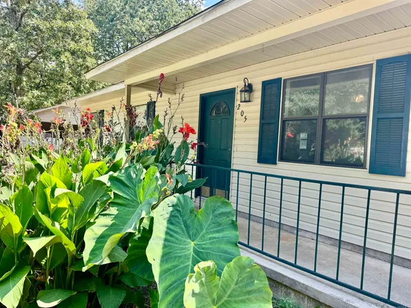 205 W Mountain View Dr, Hot Springs, AR 71913