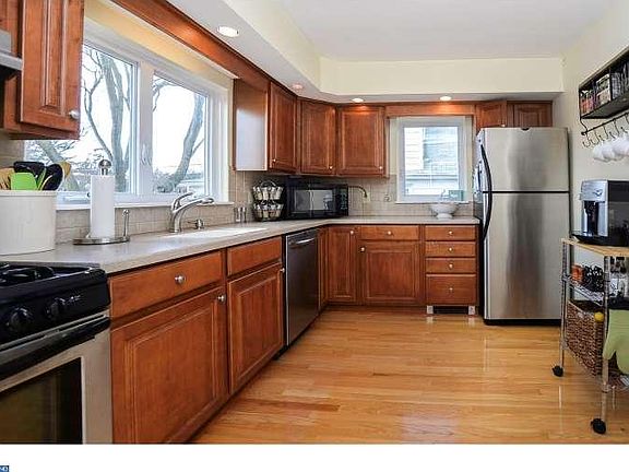 5th image of 2114 Oakmont Ave