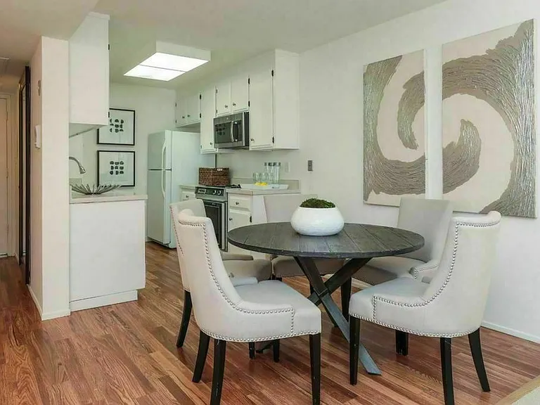 101 2nd St #11 — Photo 7