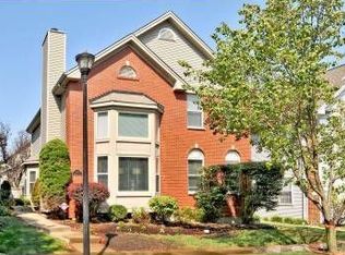 919 Morehouse Ln, Saint Louis, MO 63130