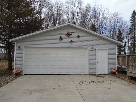 3rd image of N11069 Meadow Ln