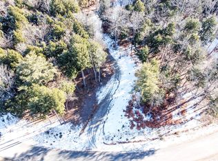 11 Meadowood Dr, Hallowell, ME 04347