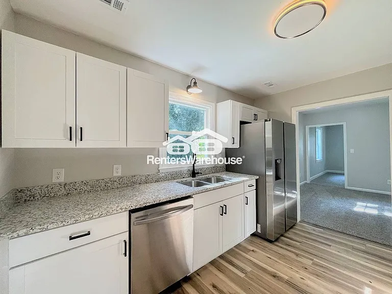 940 Willis St — Photo 9