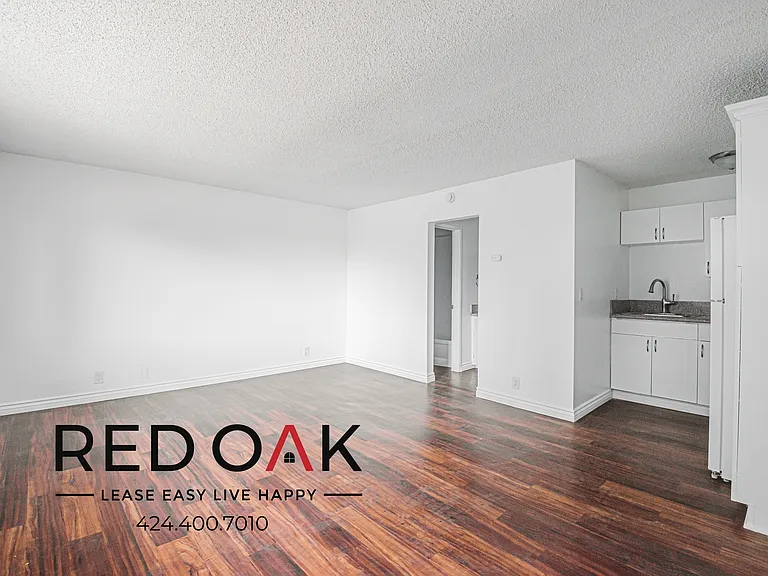 7466 Rosemead Blvd — Photo 2