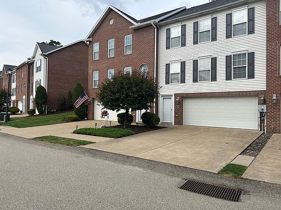 2nd image of 107 Park Ln #107