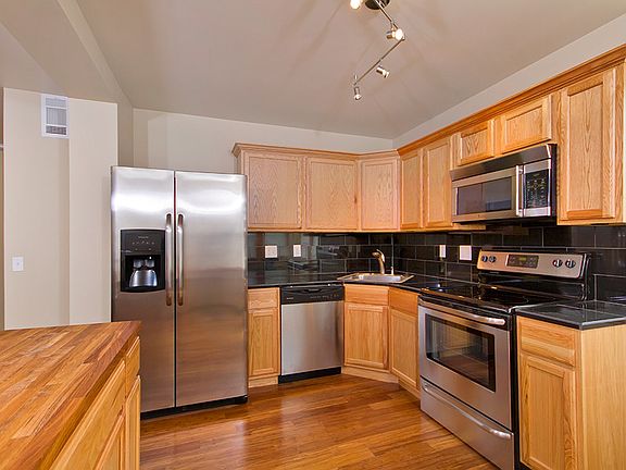 3rd image of 3460 Oak Hill Ave APT 3N