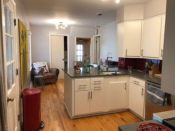 5th image of 1401 Iroquois Pl